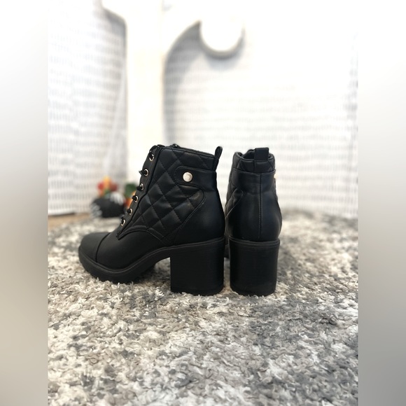 🍂SWEATER WEATHER SALE🍂 - Picture 1 of 2